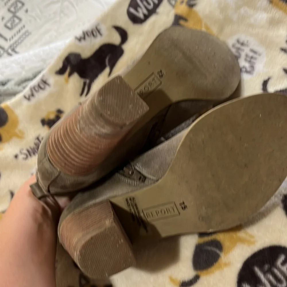 Report Booties - Picture 2 of 3